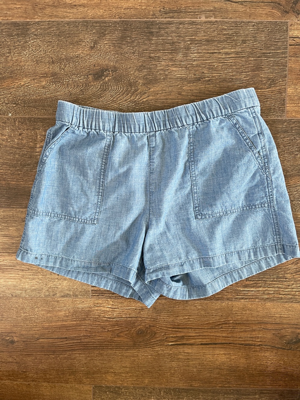 J.Crew Chambray Pull-On Shorts | Size Medium